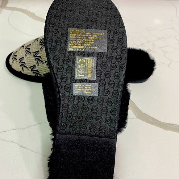 Michael Kors women house slippers - Picture 5 of 7